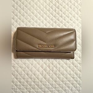 Michael Kors Brown Quilted Jet Set Travel Women's Wallet